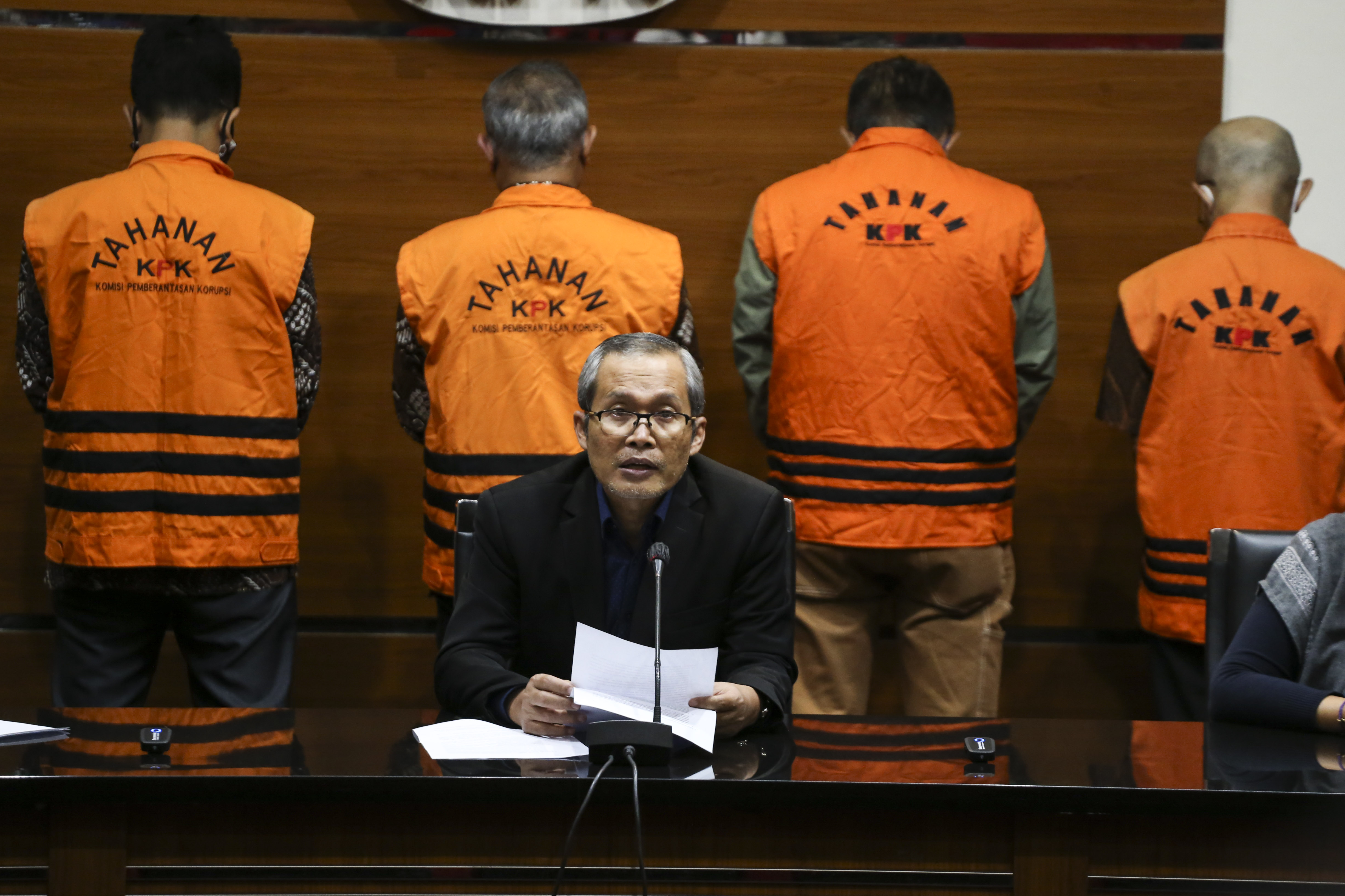 (1) KPK tangkap sembilan orang dalam OTT mantan Wali Kota Yogyakarta.jpg