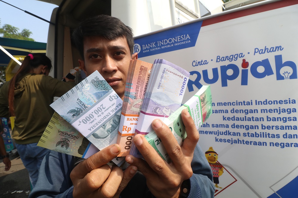 1 antarafoto-penukaran-uang-baru-lebih-awa.jpg
